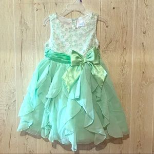 Little girls size 5 Youngland dress